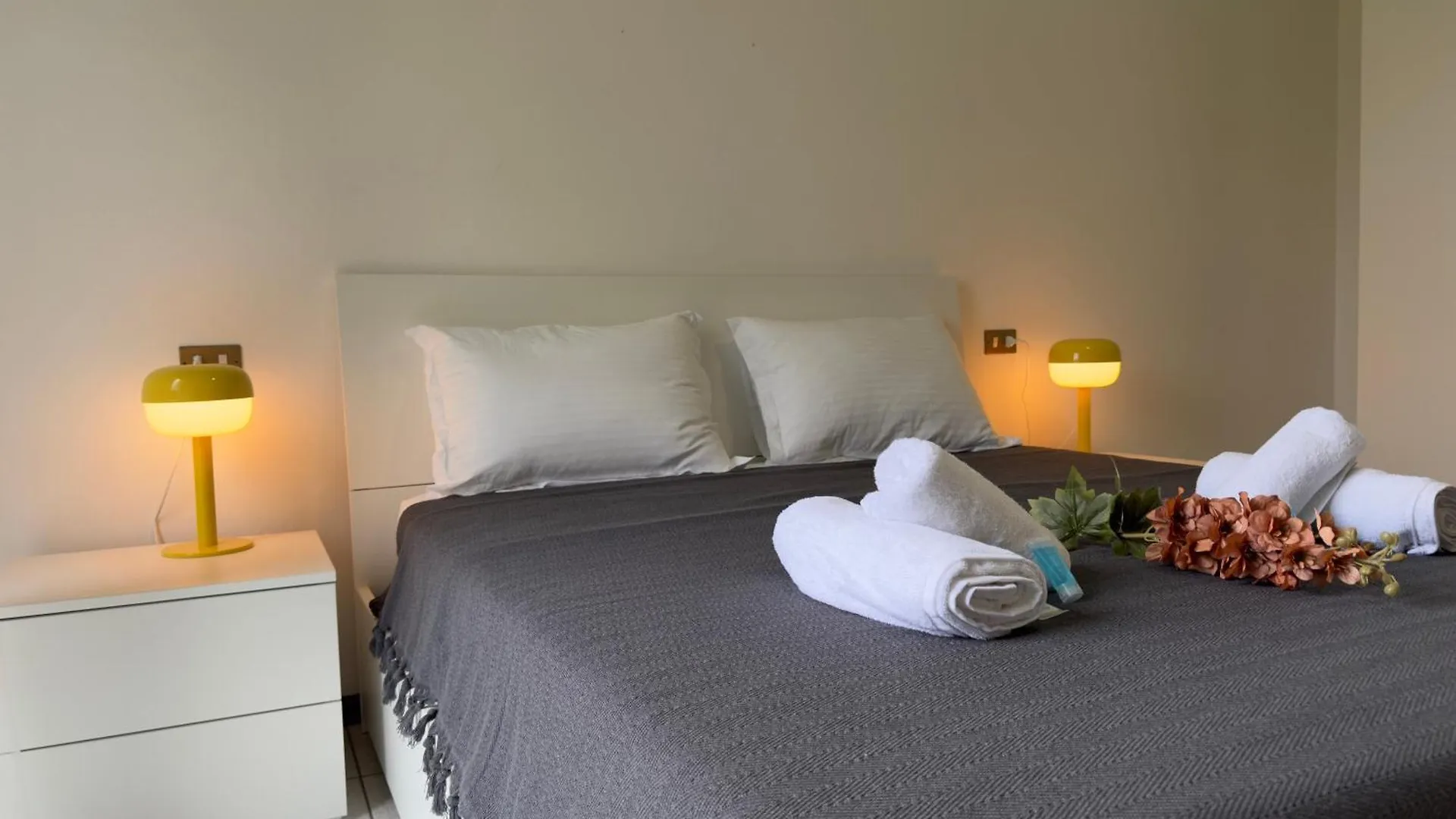 Daire Tavernola Suites Como