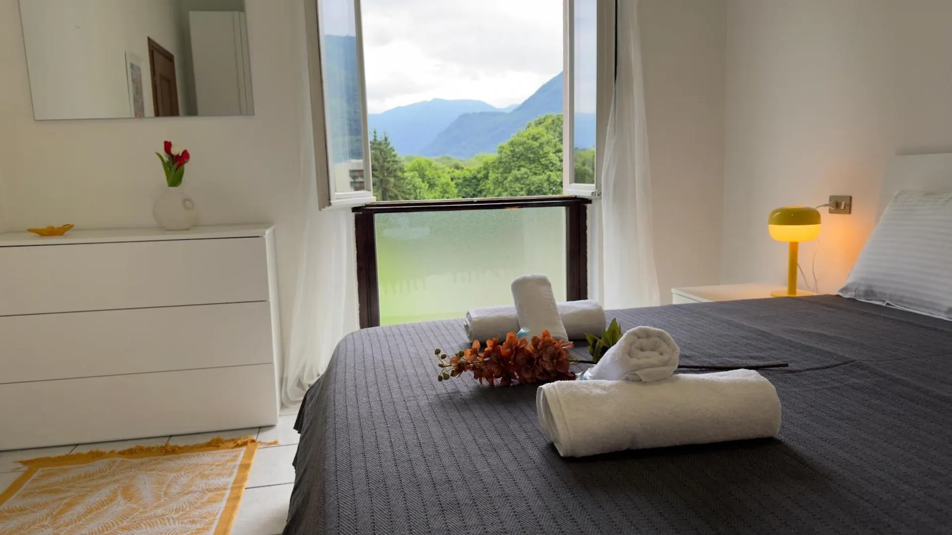 Tavernola Suites Como 0*,  İtalya