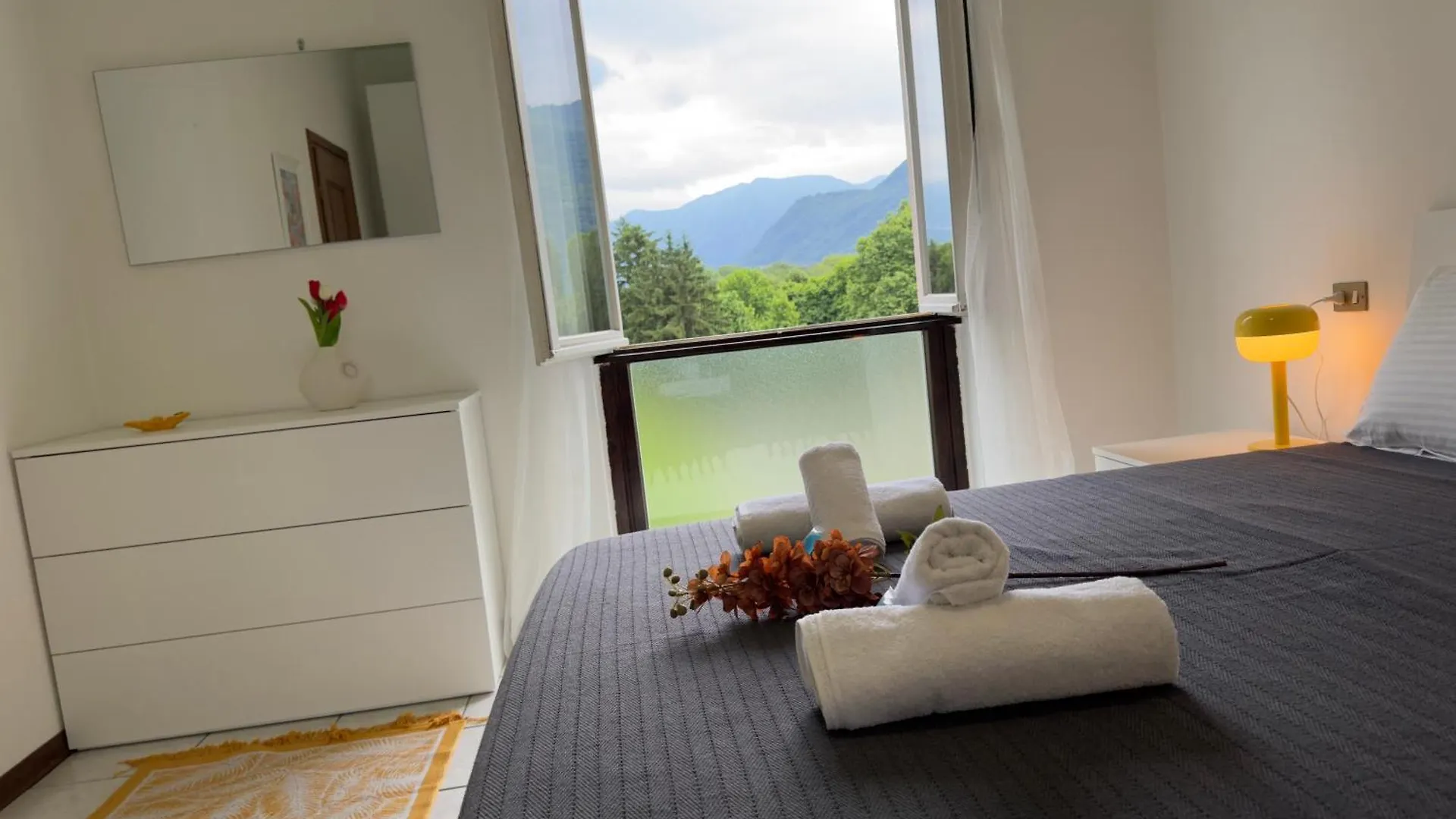 Daire Tavernola Suites Como