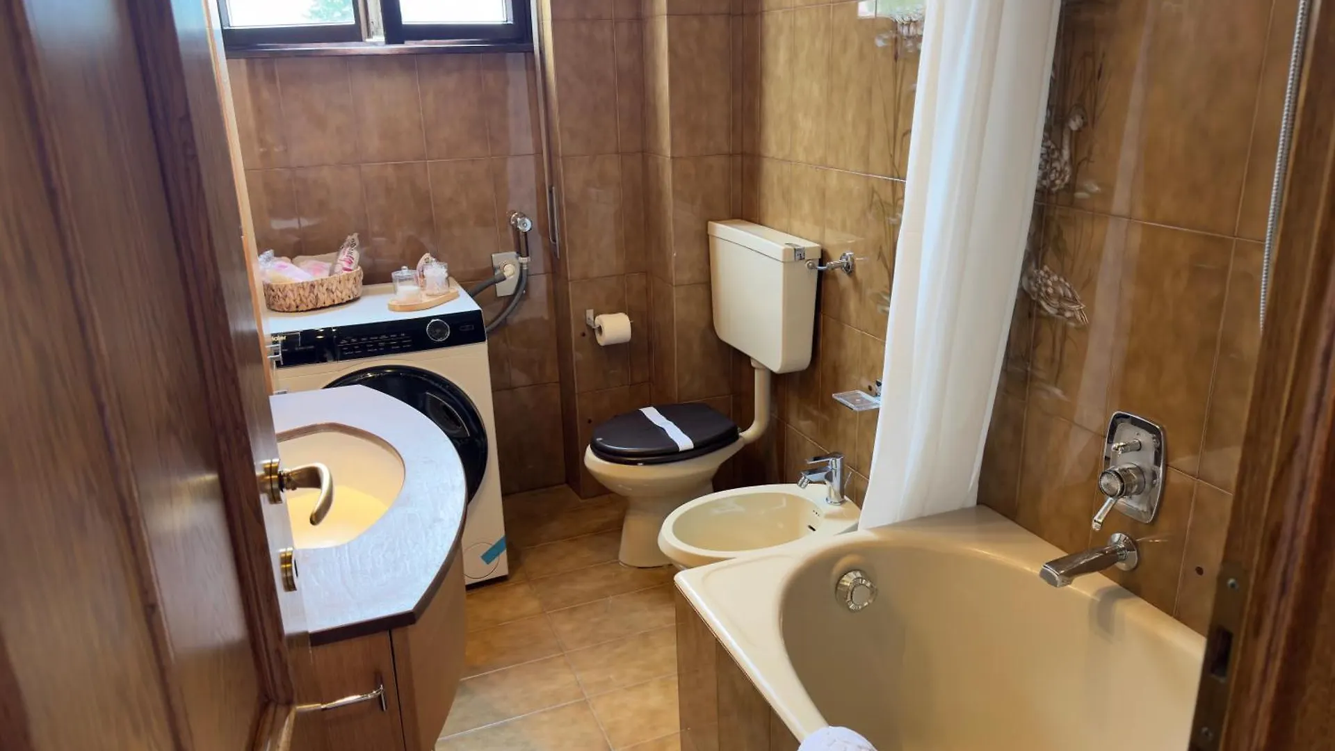 Tavernola Suites Como